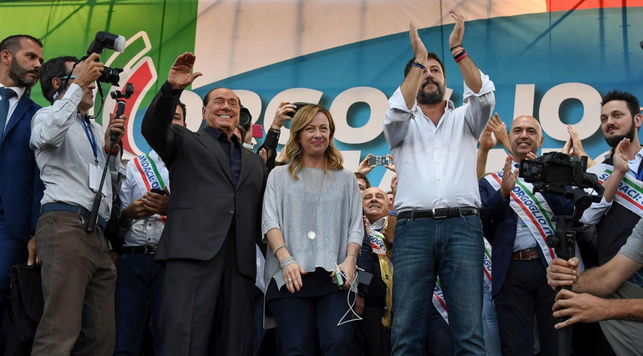 Centrodestra, Berlusconi: "Via il governo di tasse e manette ...