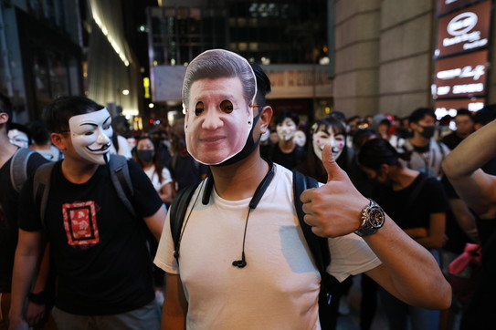Proteste Hong Kong, la sfida di Halloween: sui social l 