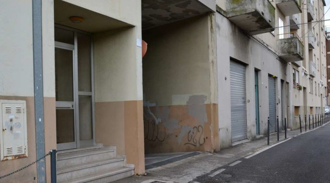 Trieste, il cadavere di un anziano trovato in un sacco: aveva la gola tagliata