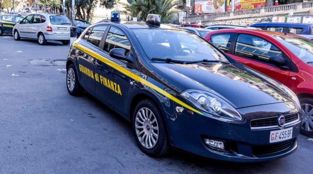 gdf finanza guardia di finanza generica 117