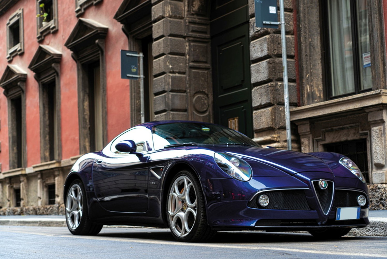 Alfa Romeo 8c Competizione Blu Allʼasta Unʼauto Unica