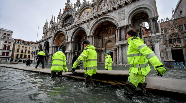 Venezia, acqua alta, cronaca