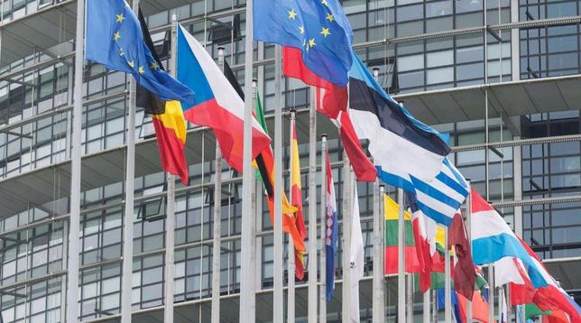 ue, europa, bandiere, parlamento ue, strasburgo