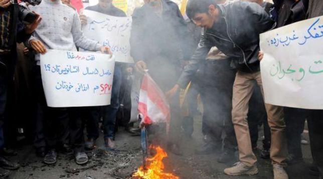 proteste iran contro sanzioni usa