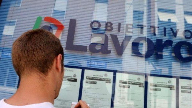 lavoro, giovani, disoccupati, disoccupazione