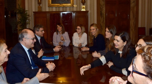 gualtieri, donne, manovra