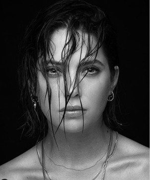 Ashley Benson completamente nuda su Instagram... con l'approvazione