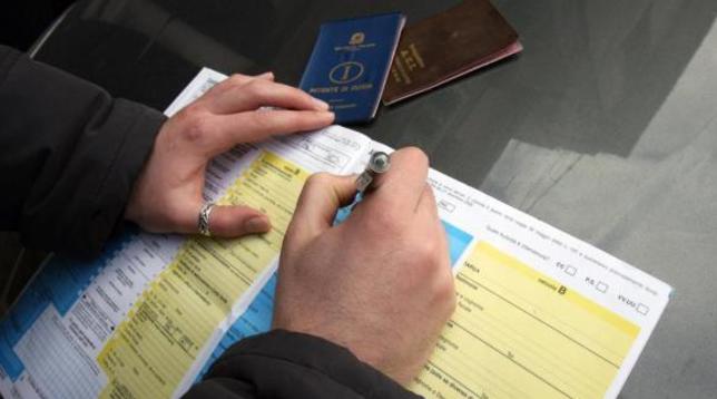 napoli, truffa, assicurazioni, avvocati, rc auto