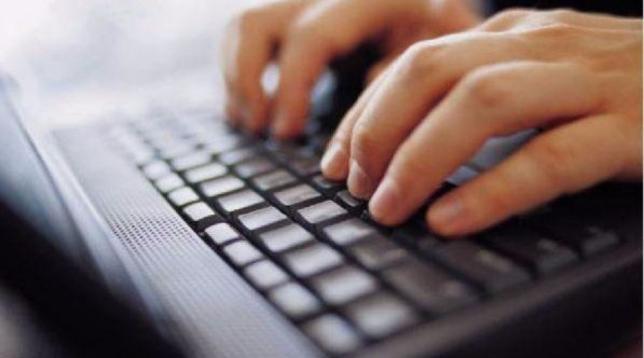 uomo,computer,email
