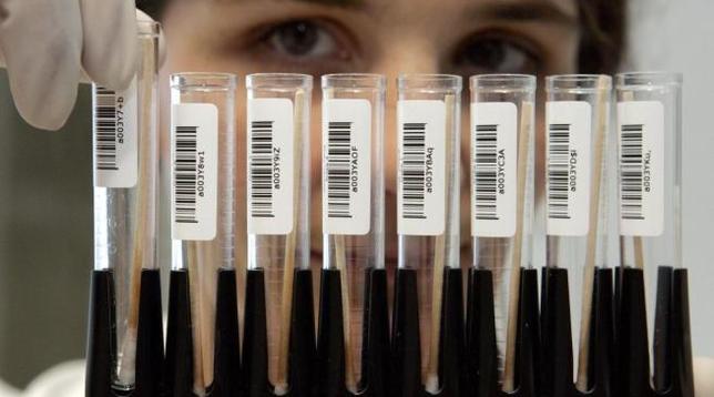 Dna ricerca sangue ricercatore test