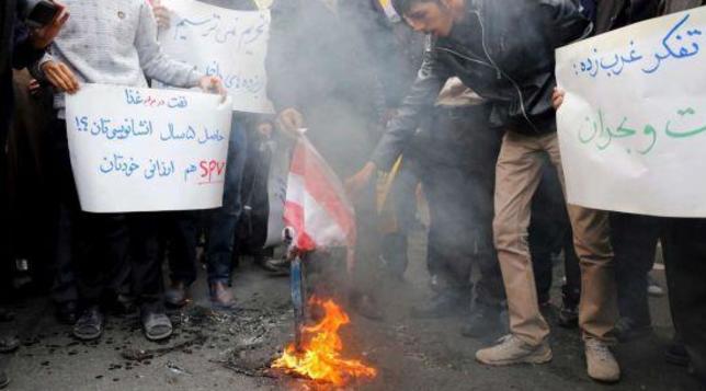 proteste iran contro sanzioni usa