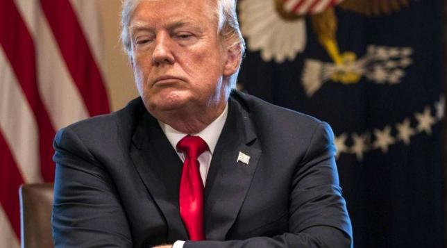 trump arrabbiato burbero incazzato dazi