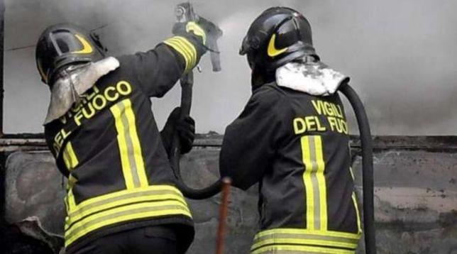 bus, roma, fiamme, pompieri, vigili fuoco