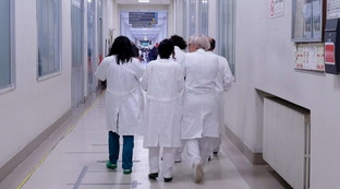 Catania, esami a pagamento inutili per figli prematuri: arrestato medico