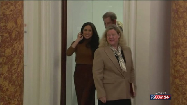 Harry contratta con la Regina e Meghan lo aspetta...in Canada