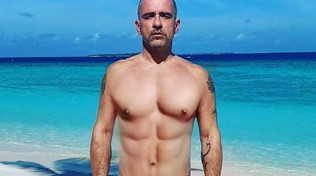 Contro le fake news Eros Ramazzotti tira fuori 