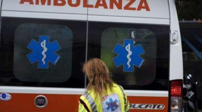ambulanza 118 generica giorno estate