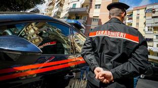 Reggio Emilia, abusa di 16enne&nbsp;in cambio di soldi e droga: arrestato