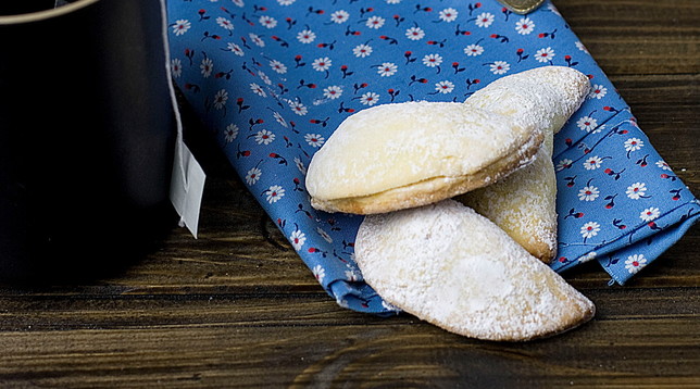 Biscotti a mezzaluna speziati