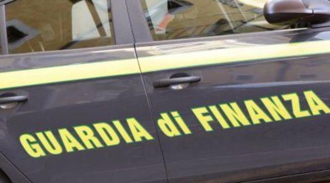 guardia di finanza gdf generica fiamme gialle