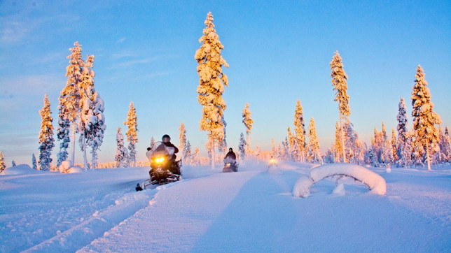 lapponia svedese, Torne, rompighiaccio, motoslitte