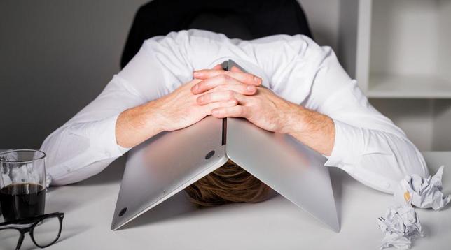 stress, lavoro, compuetr, stanchezza, ufficio