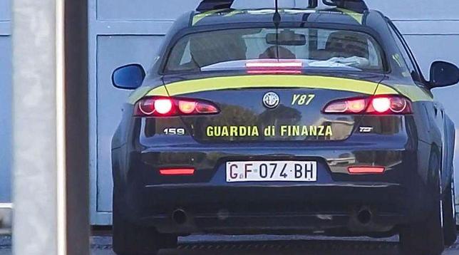 Napoli, barista ruba energia per oltre 11mila euro: arrestato