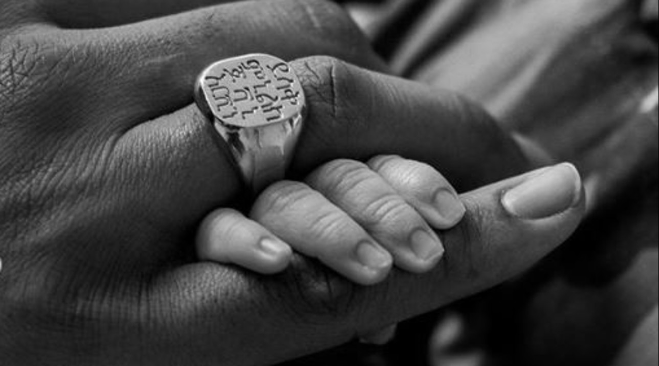 Ashley Graham finalmente mostra il suo bebè - Tgcom24