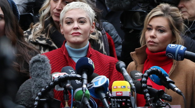rose mcgowan protesta 2020 metoo