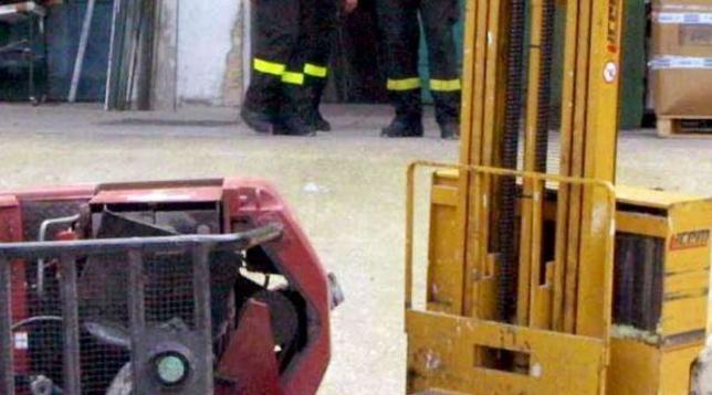 muletto lavoro industria operai operaio fabbrica