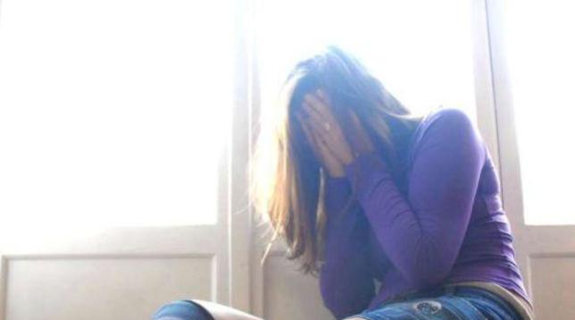 stupro violenza minori cellulare porno molestie abusi telefonino sesso