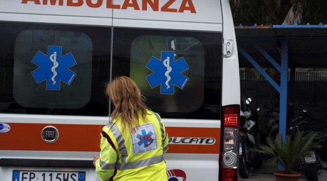 ambulanza 118 generica giorno estate