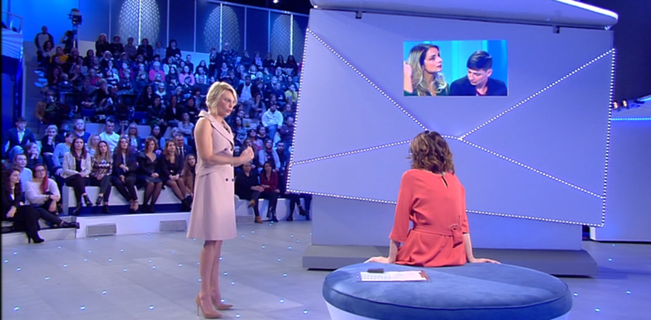 Vestito Maria De Filippi Stasera C'è Posta Per Te 2022