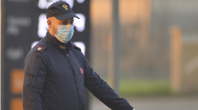 coronavirus, italia, blocchi stradali lodi