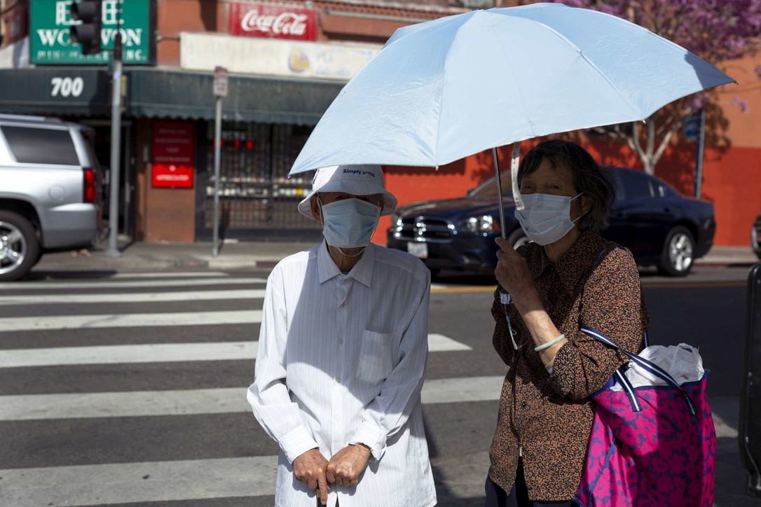 Coronavirus, anche in California è caccia alla mascherina
