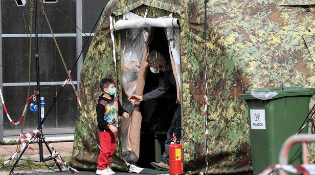 coronavirus virus Cina italiani aereo atterrato aeroporto Pratica di Mare