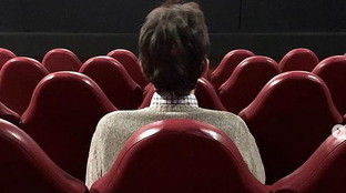 Nanni Moretti non si fa fermare dal coronavirus: da solo al cinema a Roma&nbsp;