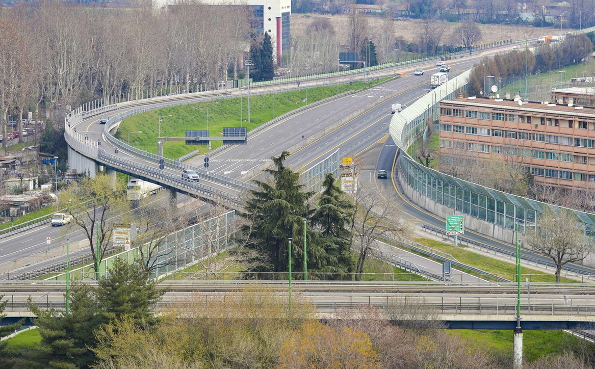 Milano si ferma, la tangenziale sempre più vuota