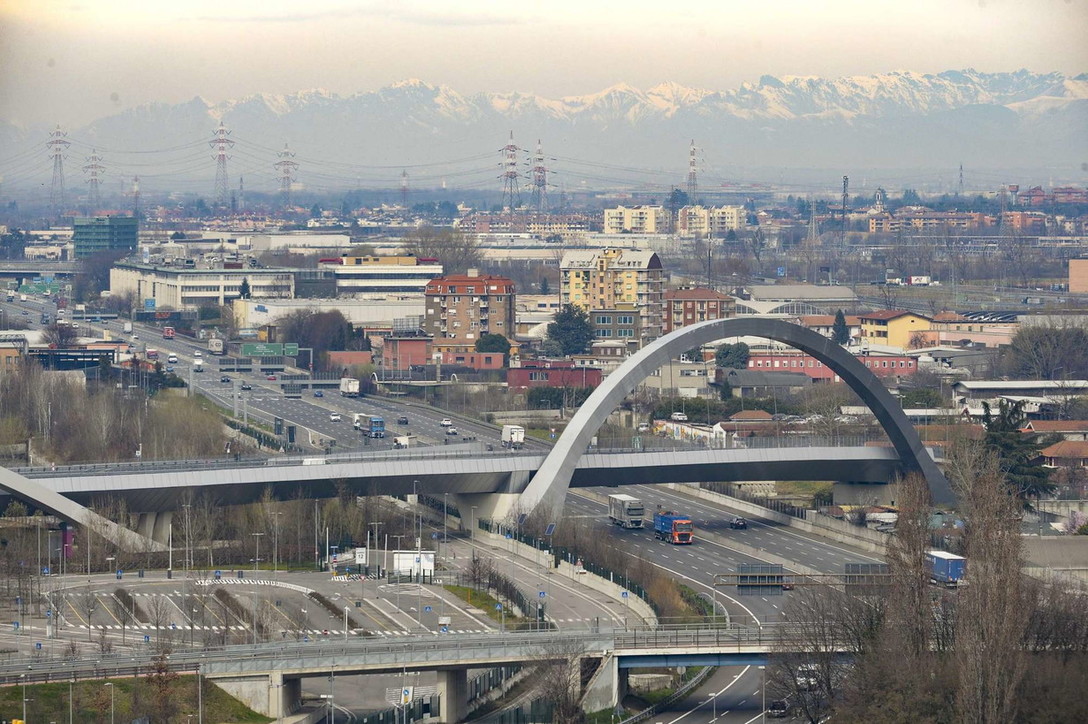 Milano si ferma, la tangenziale sempre più vuota