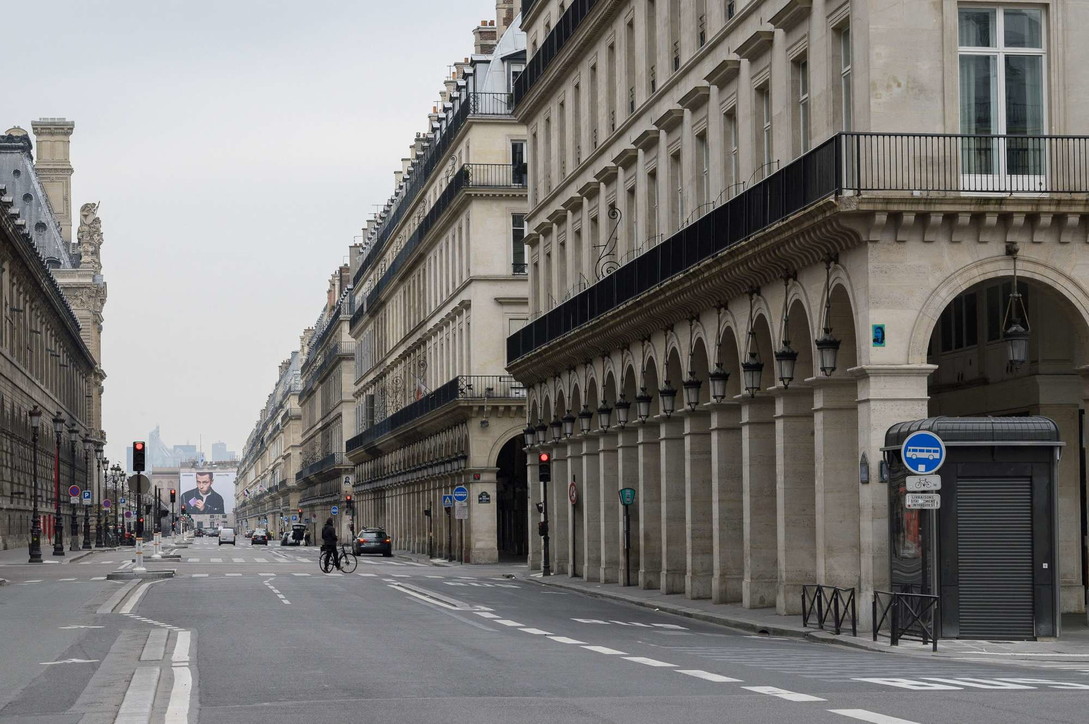 Coronavirus, Francia: 100.000 agenti per monitorare rispetto misure, Parigi deserta