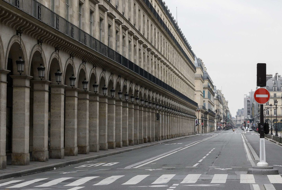 Coronavirus, Francia: 100.000 agenti per monitorare rispetto misure, Parigi deserta