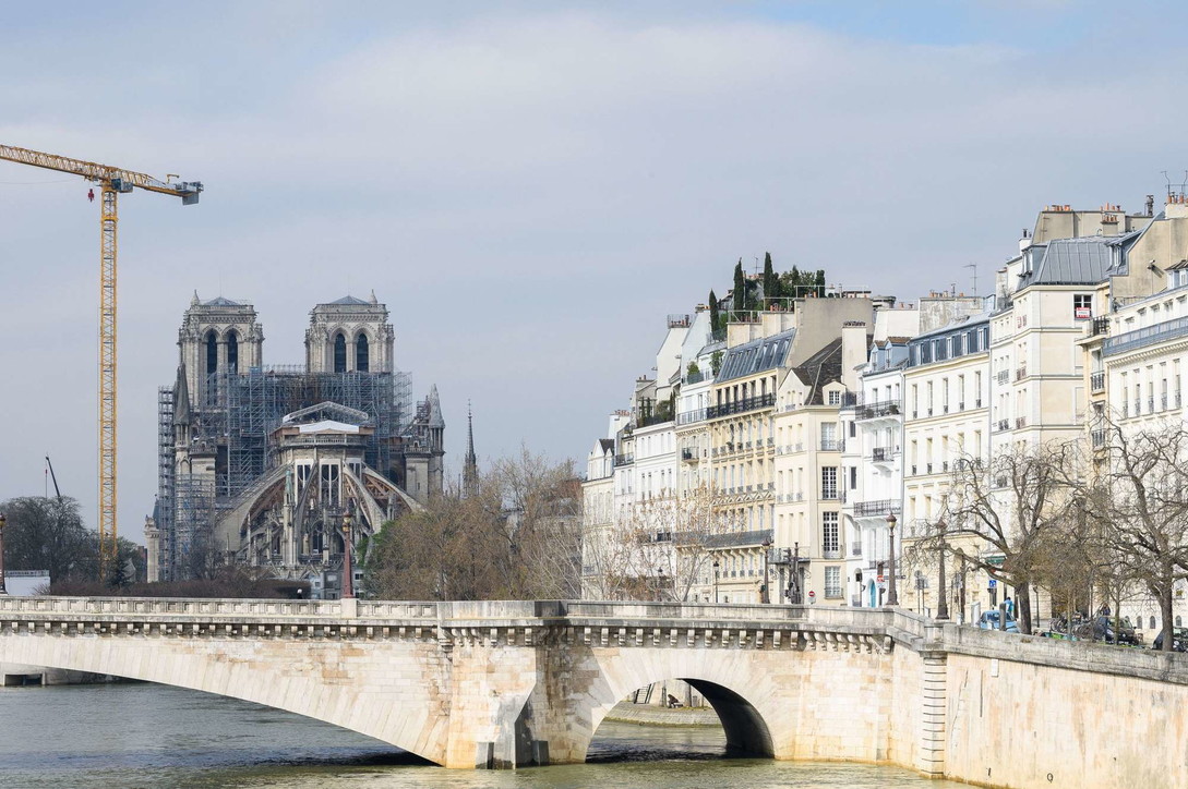 Coronavirus, Francia: 100.000 agenti per monitorare rispetto misure, Parigi deserta