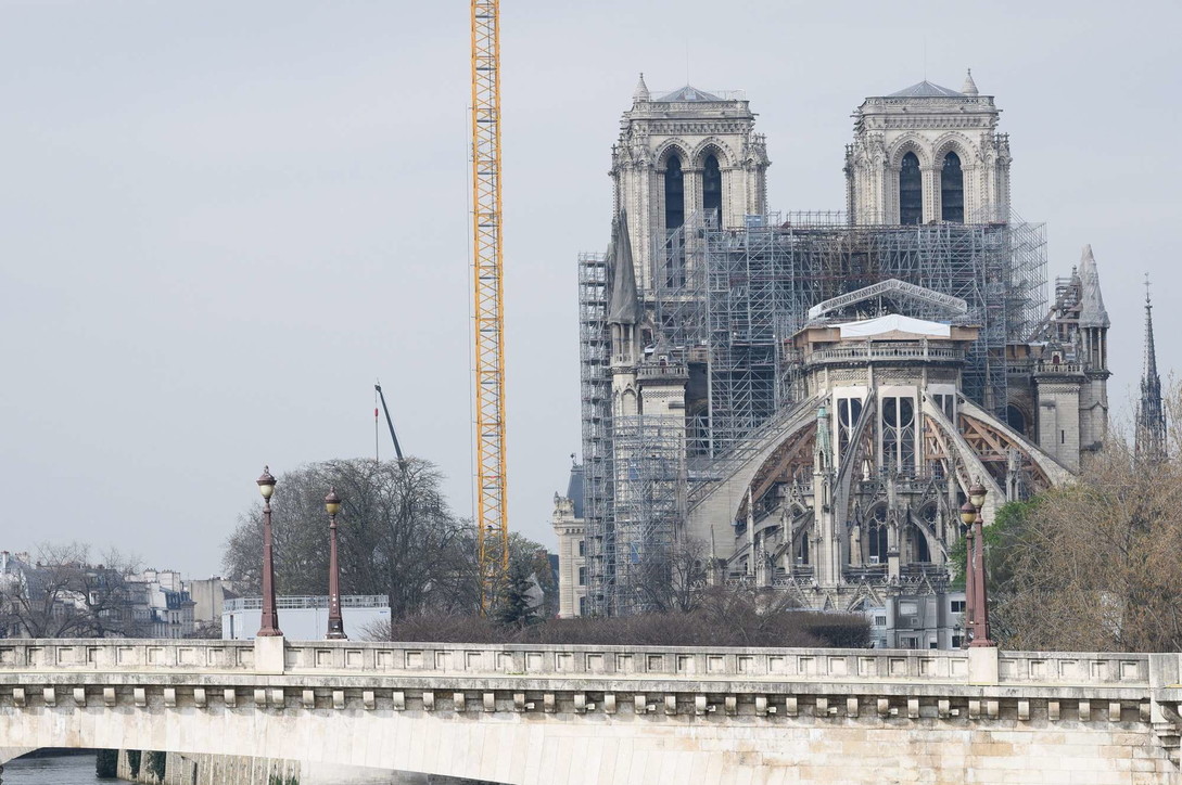 Coronavirus, Francia: 100.000 agenti per monitorare rispetto misure, Parigi deserta