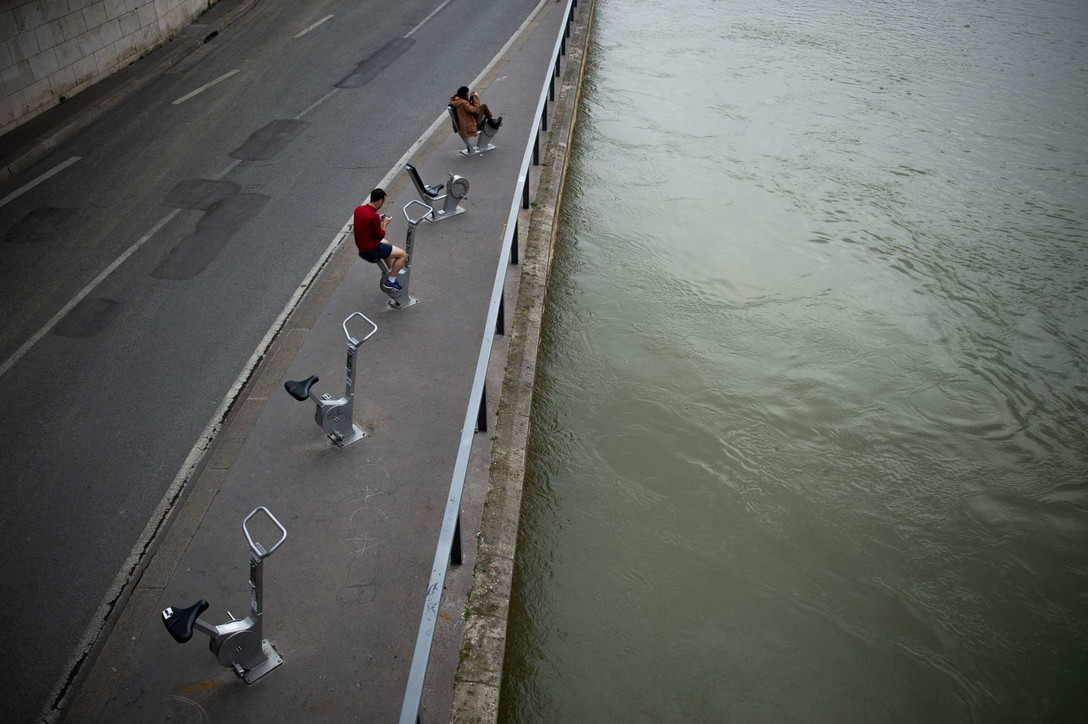 Coronavirus, Francia: 100.000 agenti per monitorare rispetto misure, Parigi deserta