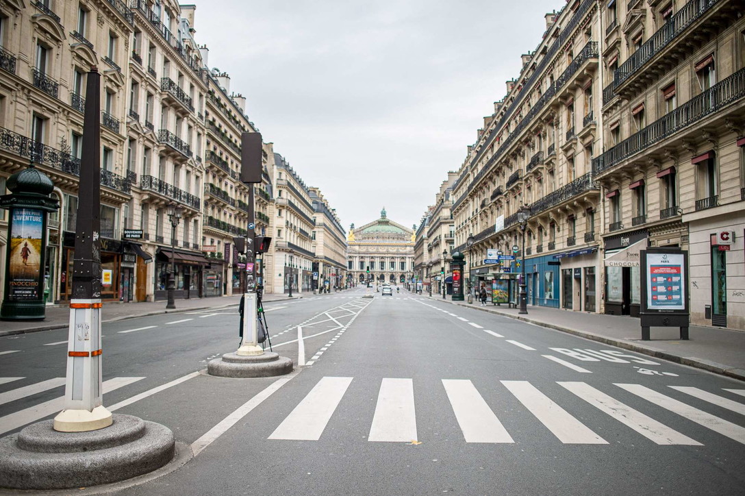 Coronavirus, Francia: 100.000 agenti per monitorare rispetto misure, Parigi deserta