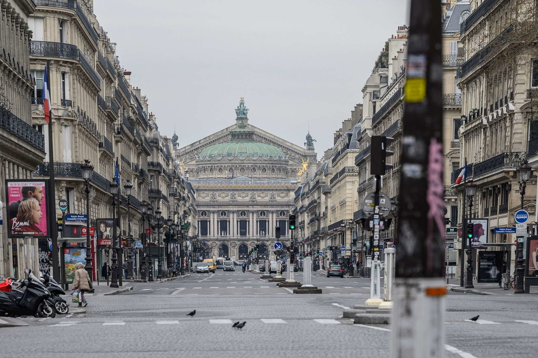 Coronavirus, Francia: 100.000 agenti per monitorare rispetto misure, Parigi deserta