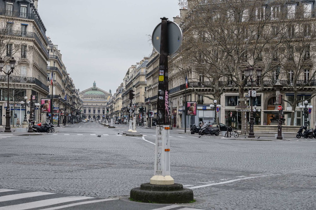 Coronavirus, Francia: 100.000 agenti per monitorare rispetto misure, Parigi deserta