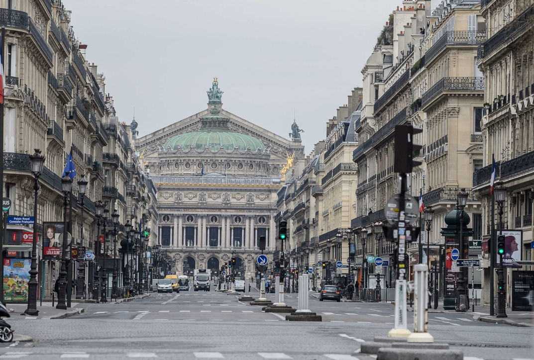Coronavirus, Francia: 100.000 agenti per monitorare rispetto misure, Parigi deserta