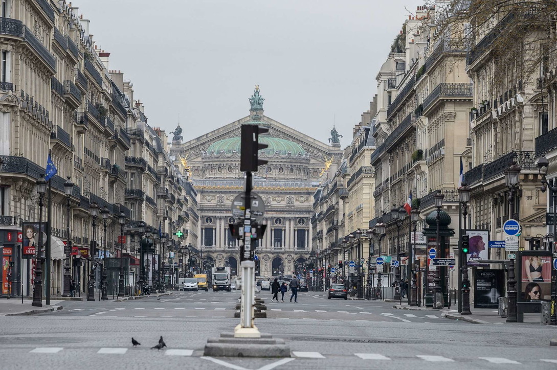 Coronavirus, Francia: 100.000 agenti per monitorare rispetto misure, Parigi deserta
