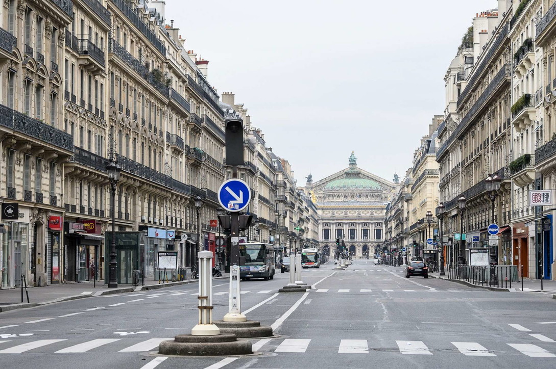 Coronavirus, Francia: 100.000 agenti per monitorare rispetto misure, Parigi deserta